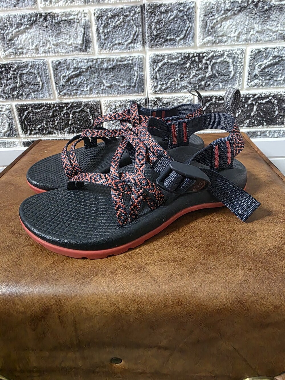 Chaco Kids Black Red Straps Outdoor Sandals Size 1